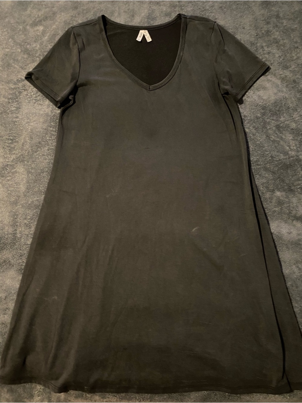 Mudd Black V-Neck Short Sleeve Midi Dress